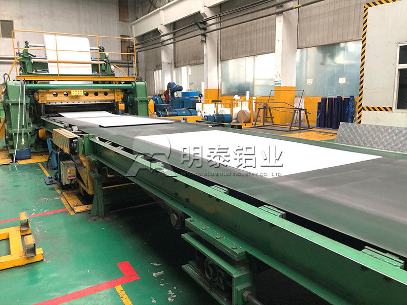 明泰鋁業(yè)生產(chǎn)汽車用5182鋁板-質(zhì)量?jī)?yōu)良-可定制生產(chǎn)